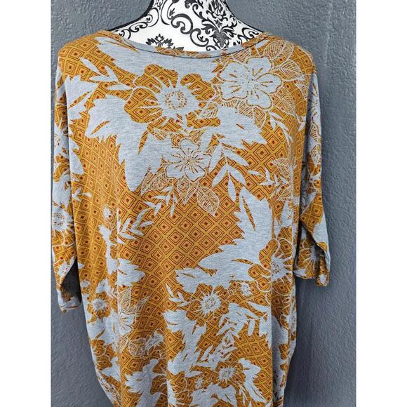 Women's LuLaRoe Blouse High-Low Short Sleeves Floral Size Large Topical Theme - Picture 5 of 11